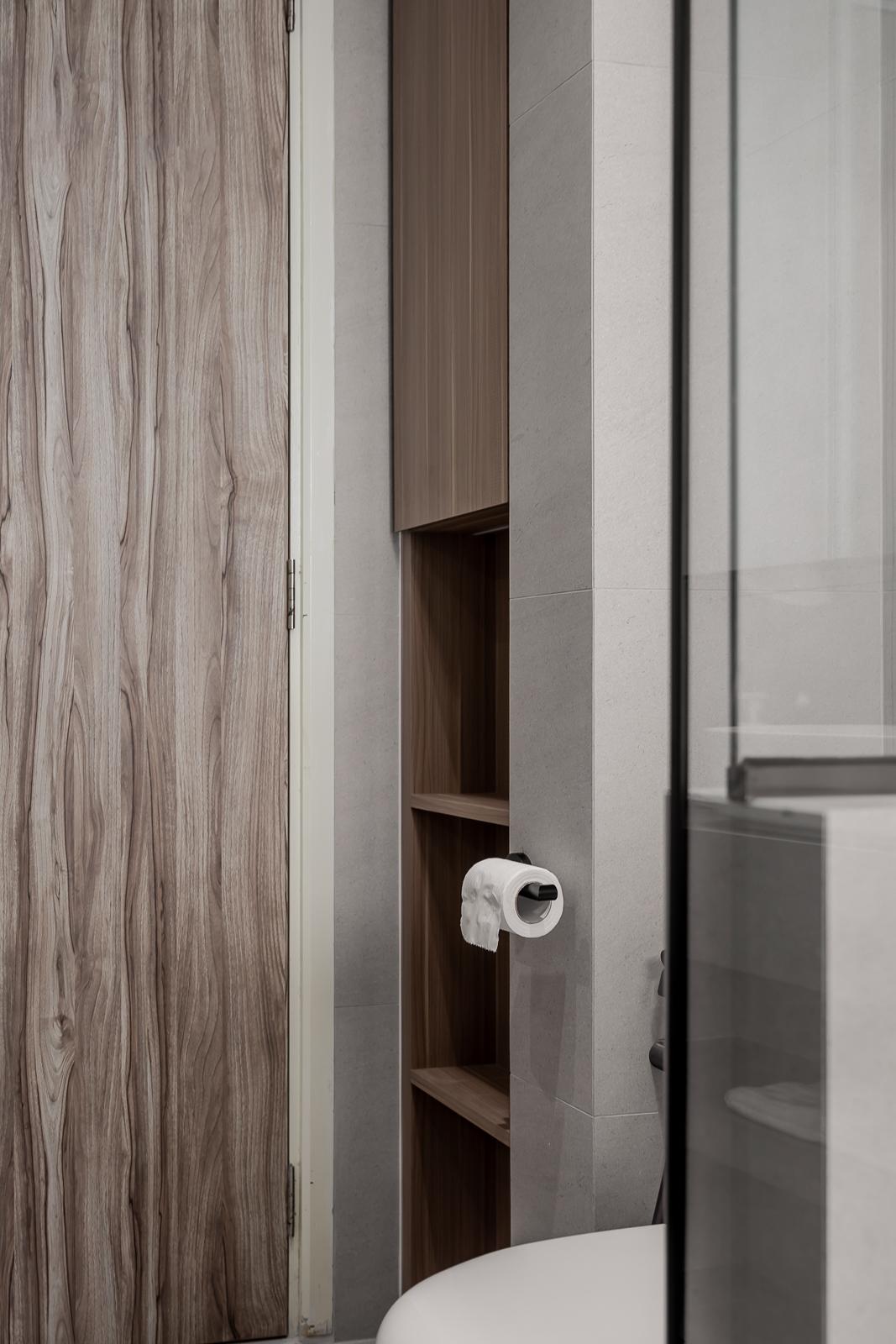 Modern Bathroom with Homogeneous Tiles and Bathroom Storage