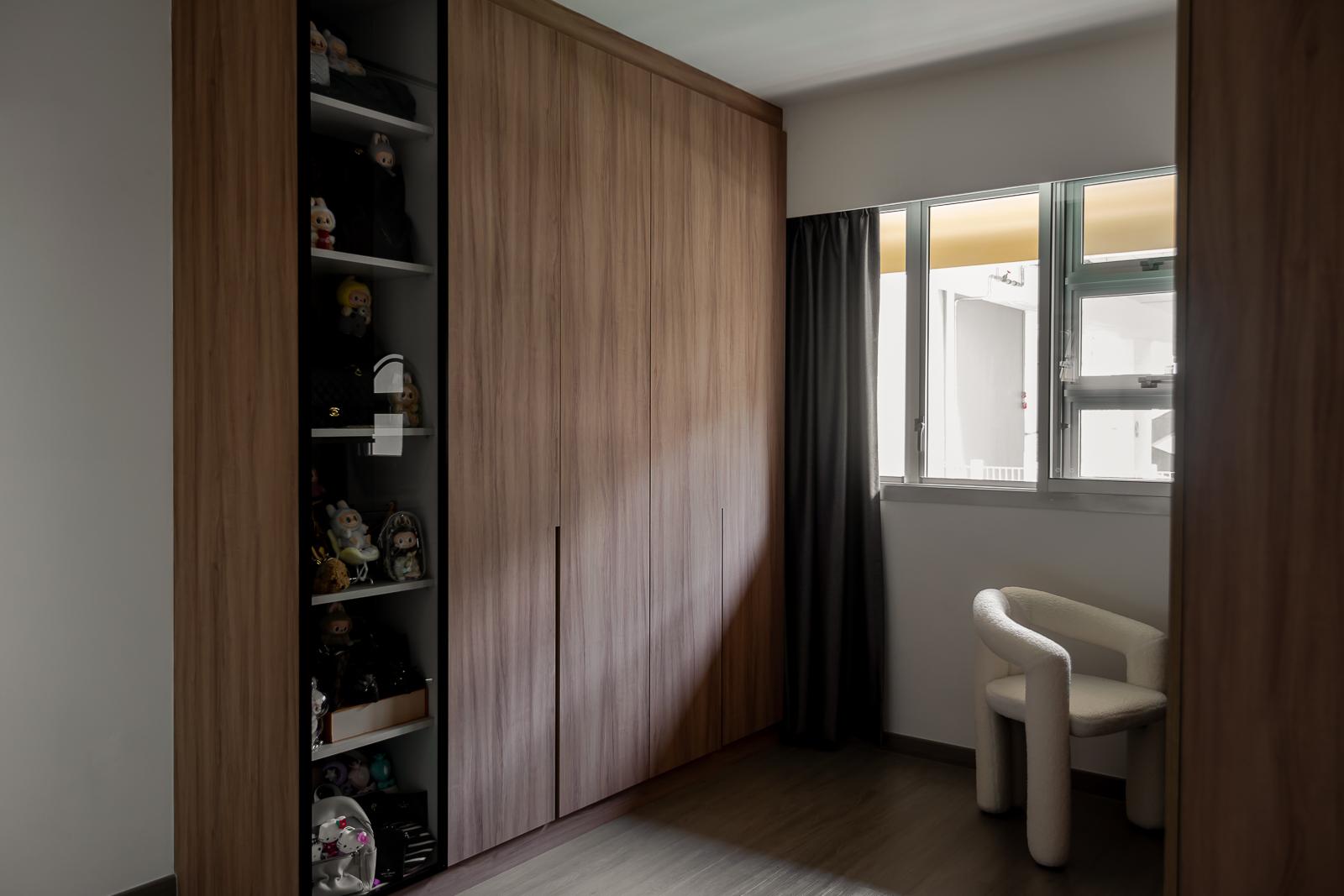 Scandinavian Bedroom with Vinyl Flooring and Homogeneous Tiles