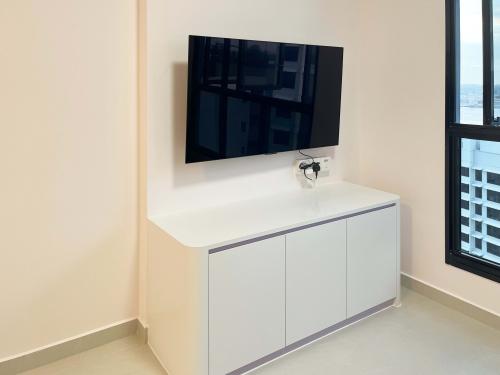 Minimalist Living Room at Northshore Drive