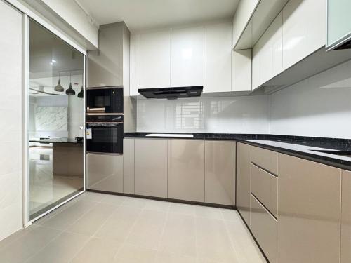 Minimalist Kitchen at Punggol Point Cove