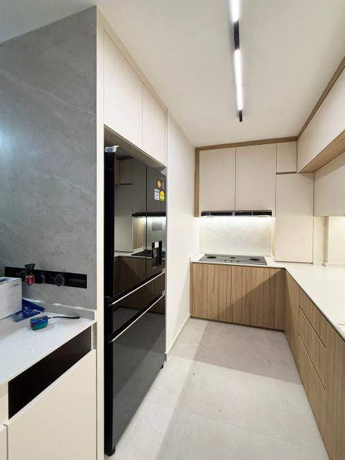 Minimalist Kitchen at Anchorvale Gardens