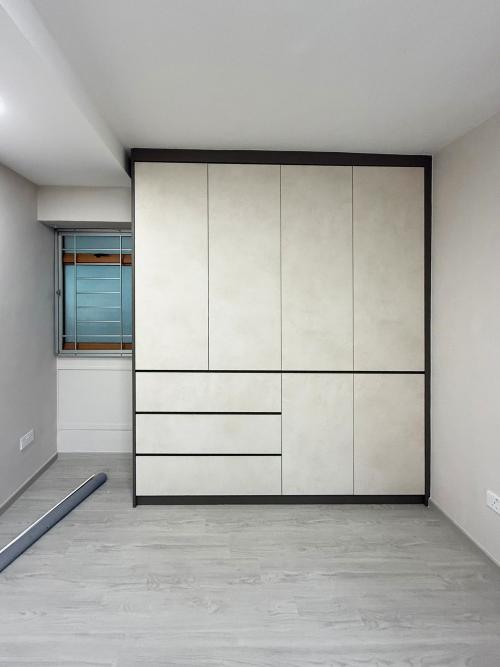 Minimalist Bedroom at Anchorvale Gardens