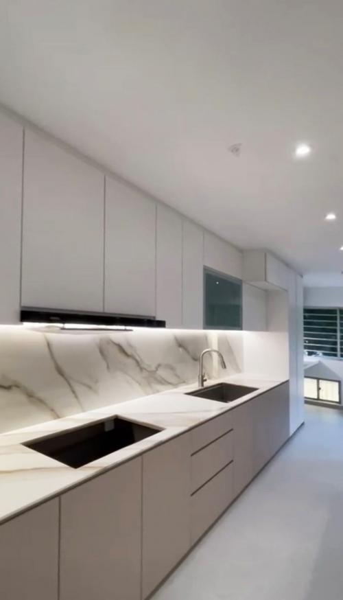 Modern Kitchen at Woodlands