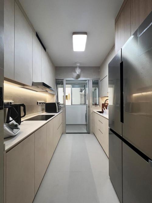 Minimalist Kitchen at Garden Terrace