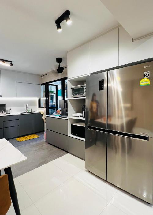 Modern Kitchen at Punggol Point Crown