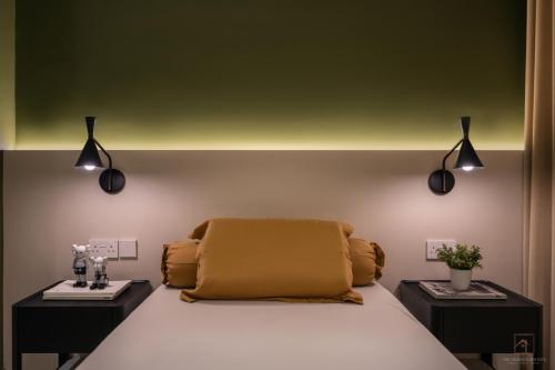 Modern Bedroom at 7 Geylang Lorong 39 (Sims Residences)