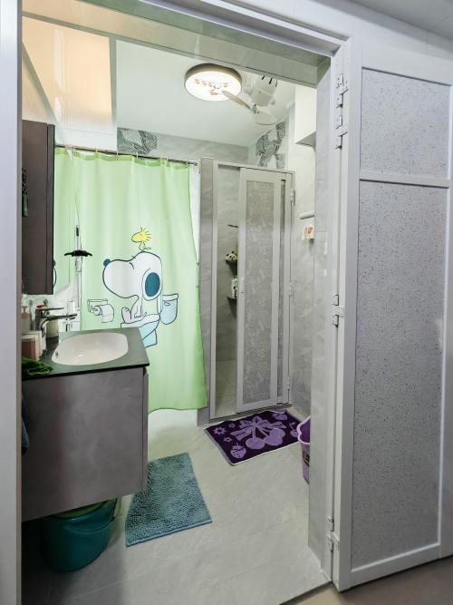 Modern Bathroom at West Valley @ Bukit Batok