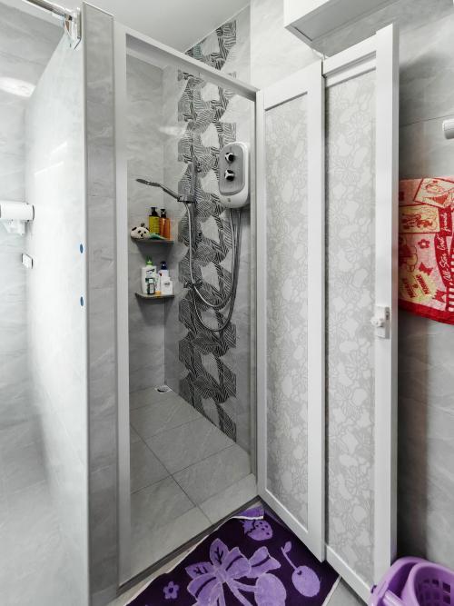 Modern Bathroom at West Valley @ Bukit Batok