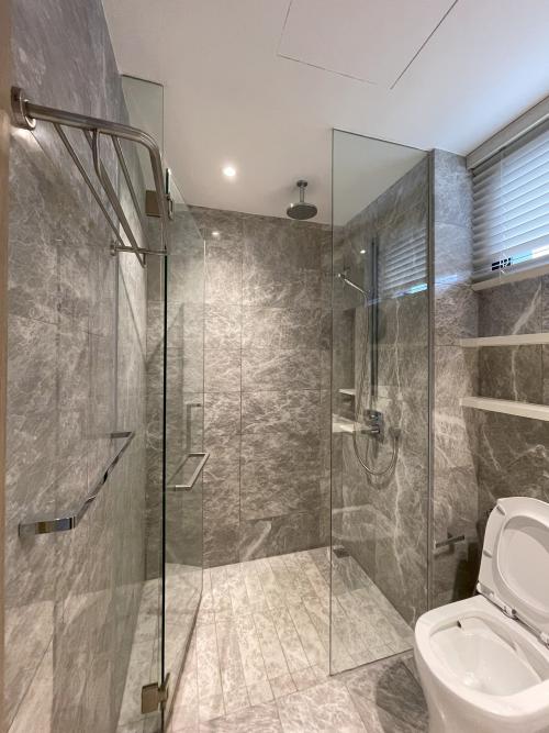 Modern Bathroom at Duku Road
