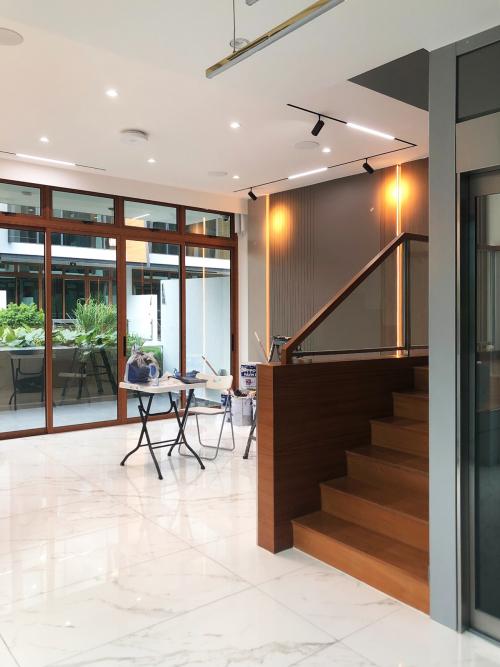 Modern Hallway at Belgravia Green