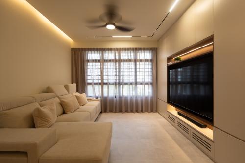 Contemporary Living Room at Plantation Glove