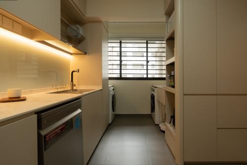 Contemporary Kitchen at Plantation Glove