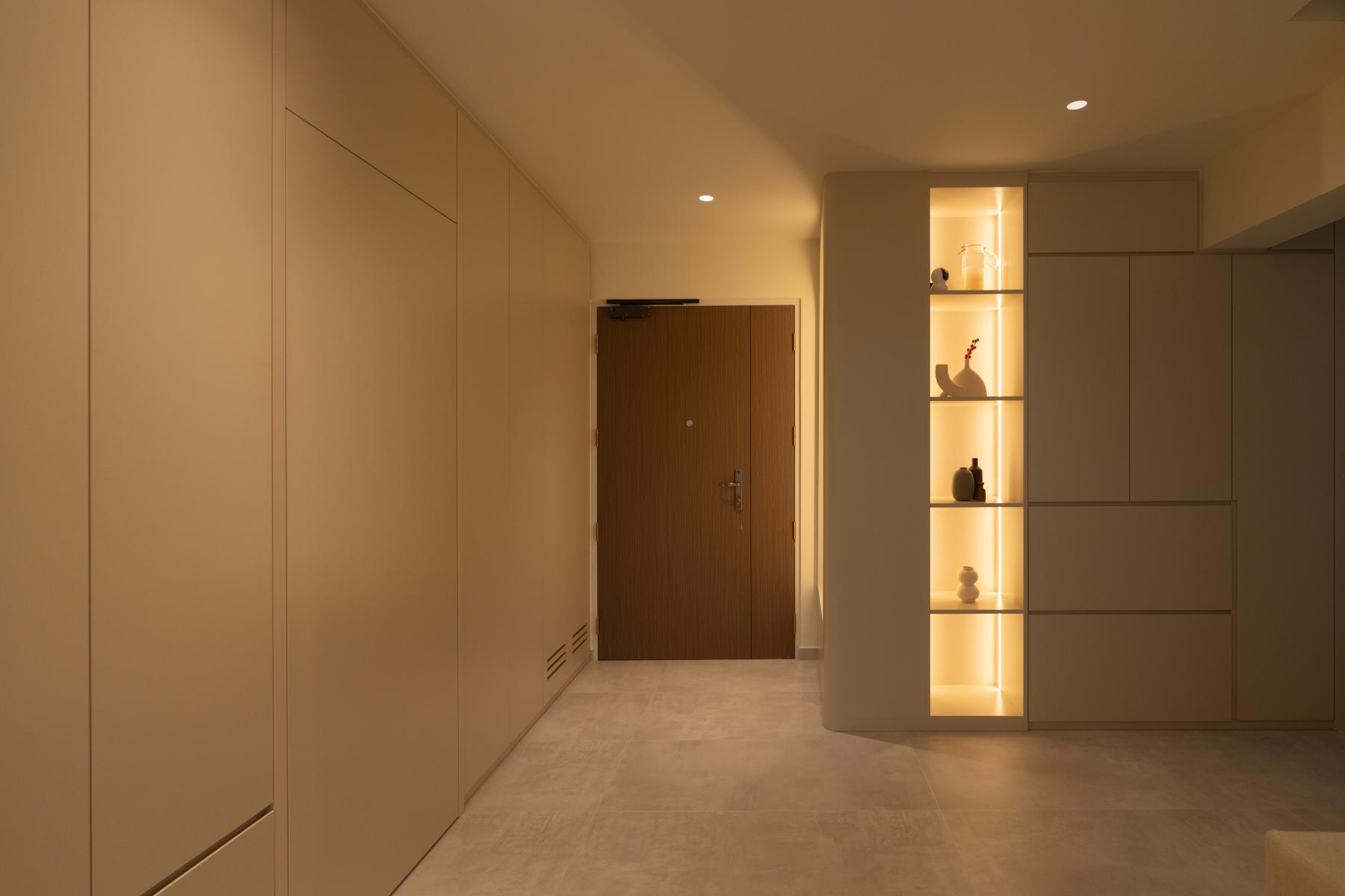 Contemporary Entryway with Shoe Rack and Small Storage