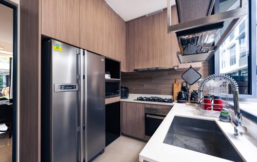 Contemporary Kitchen at Alana Terrace