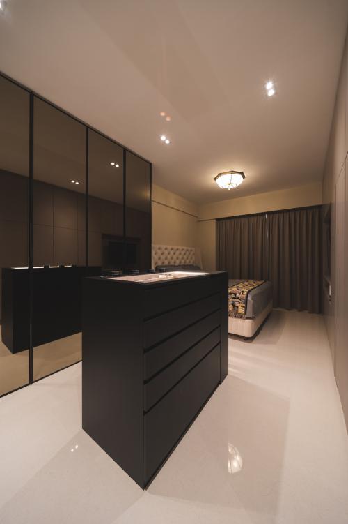 Modern Walk-in Wardrobe at 68 Wilkie Road, Le Wilkie