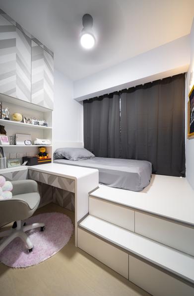 Contemporary Bedroom at 4 Shun Fu Road, Jadescape