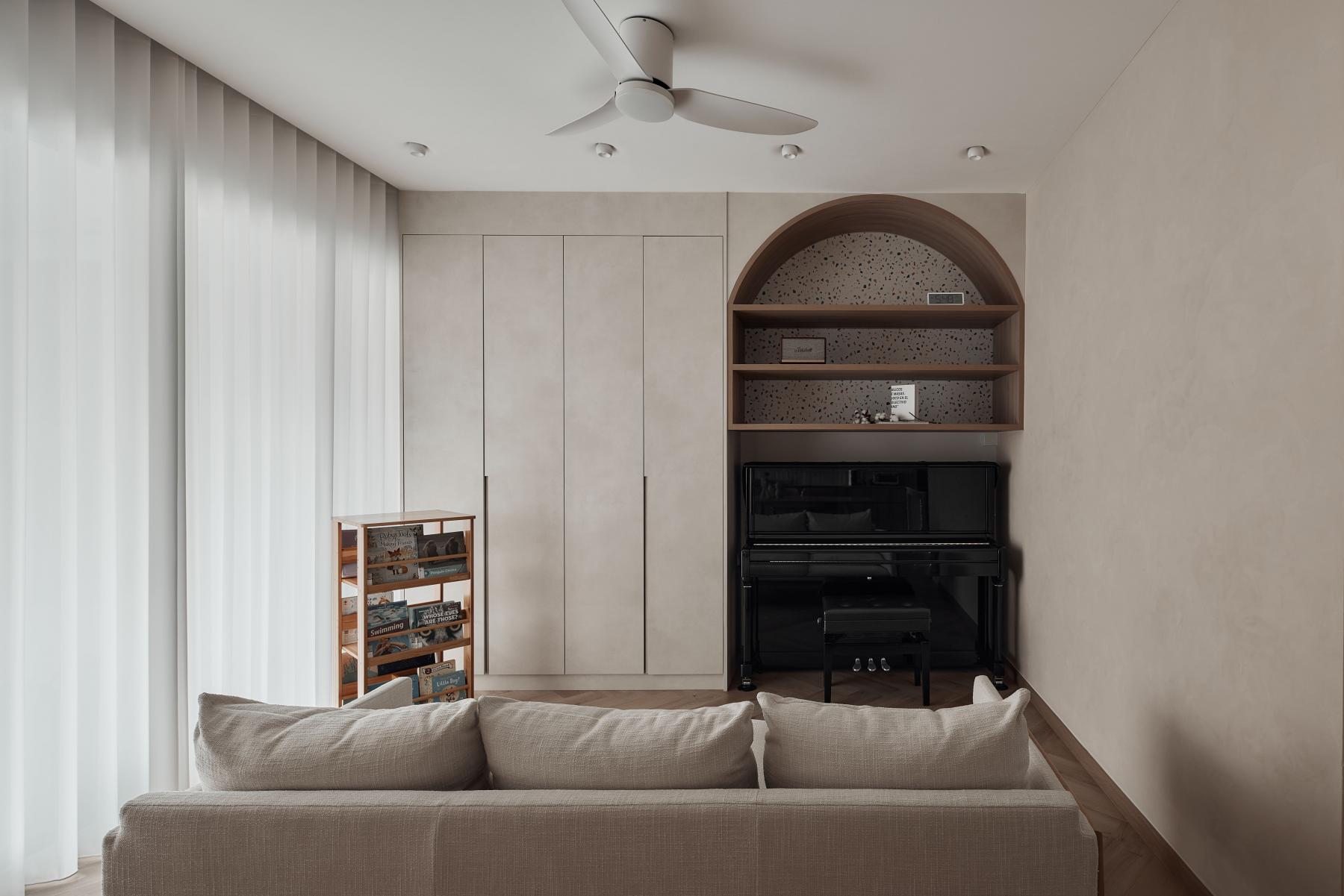 Modern Living Room with Bookshelf and Countertop