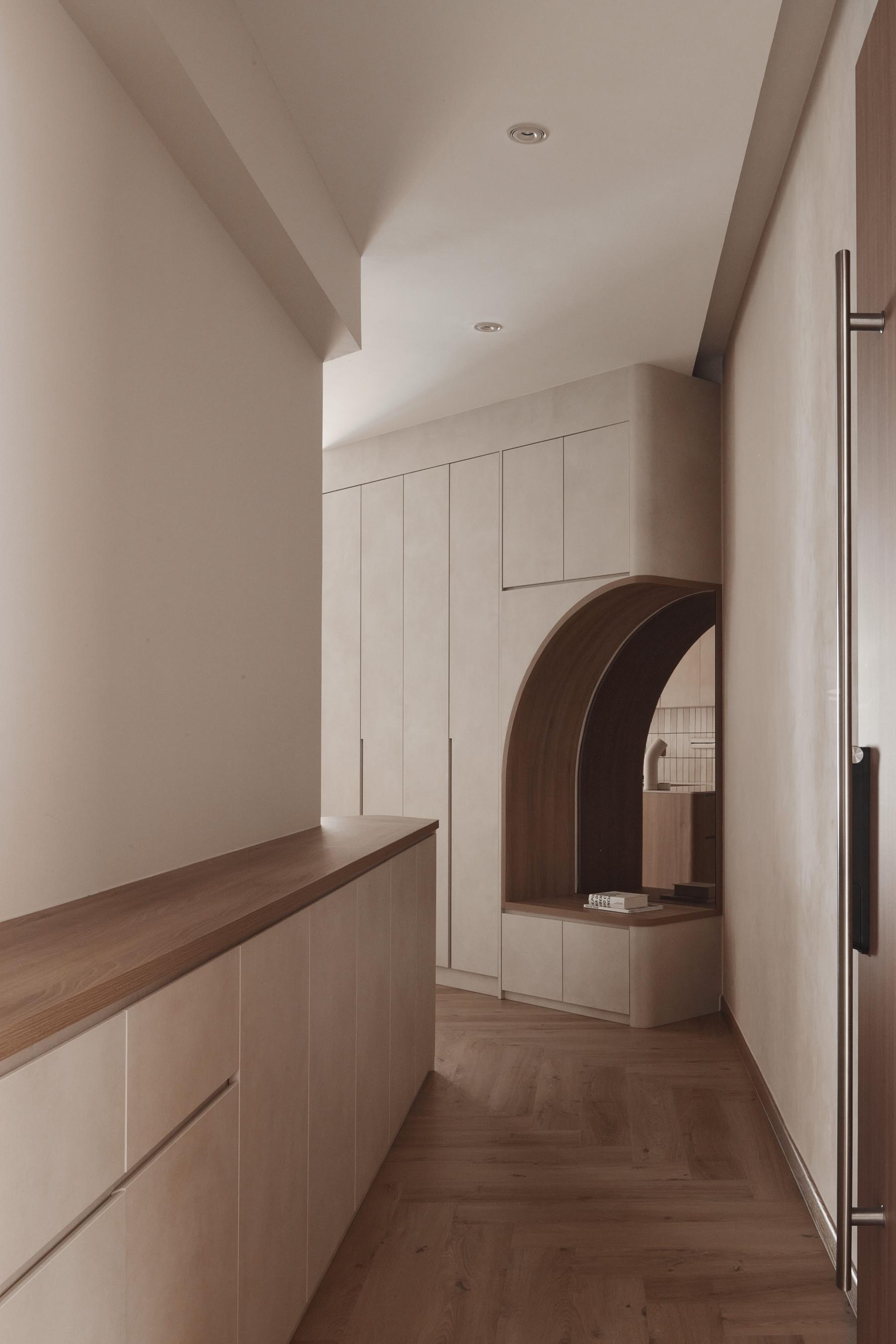 Modern Entryway with Mirror and Seating Bench