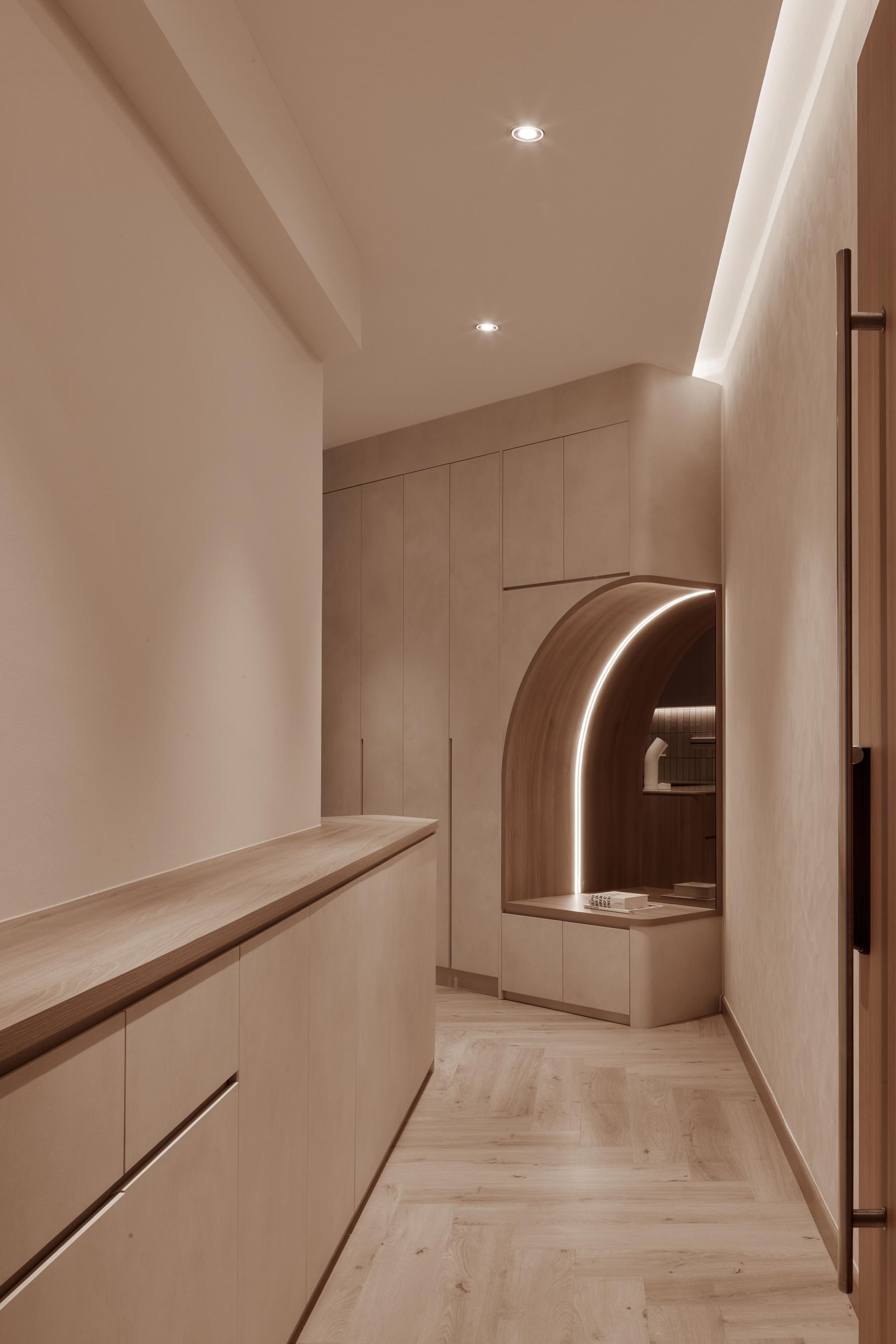 Modern Entryway with Mirror and Seating Bench