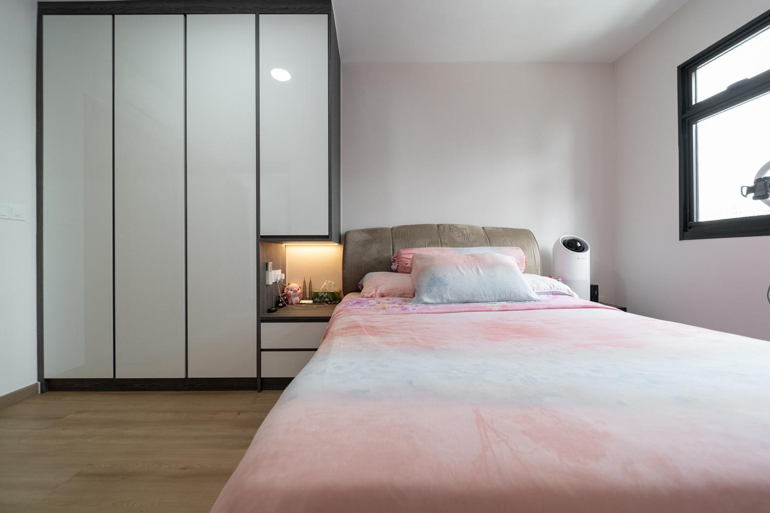 Country Bedroom with Vinyl Flooring and Wardrobe