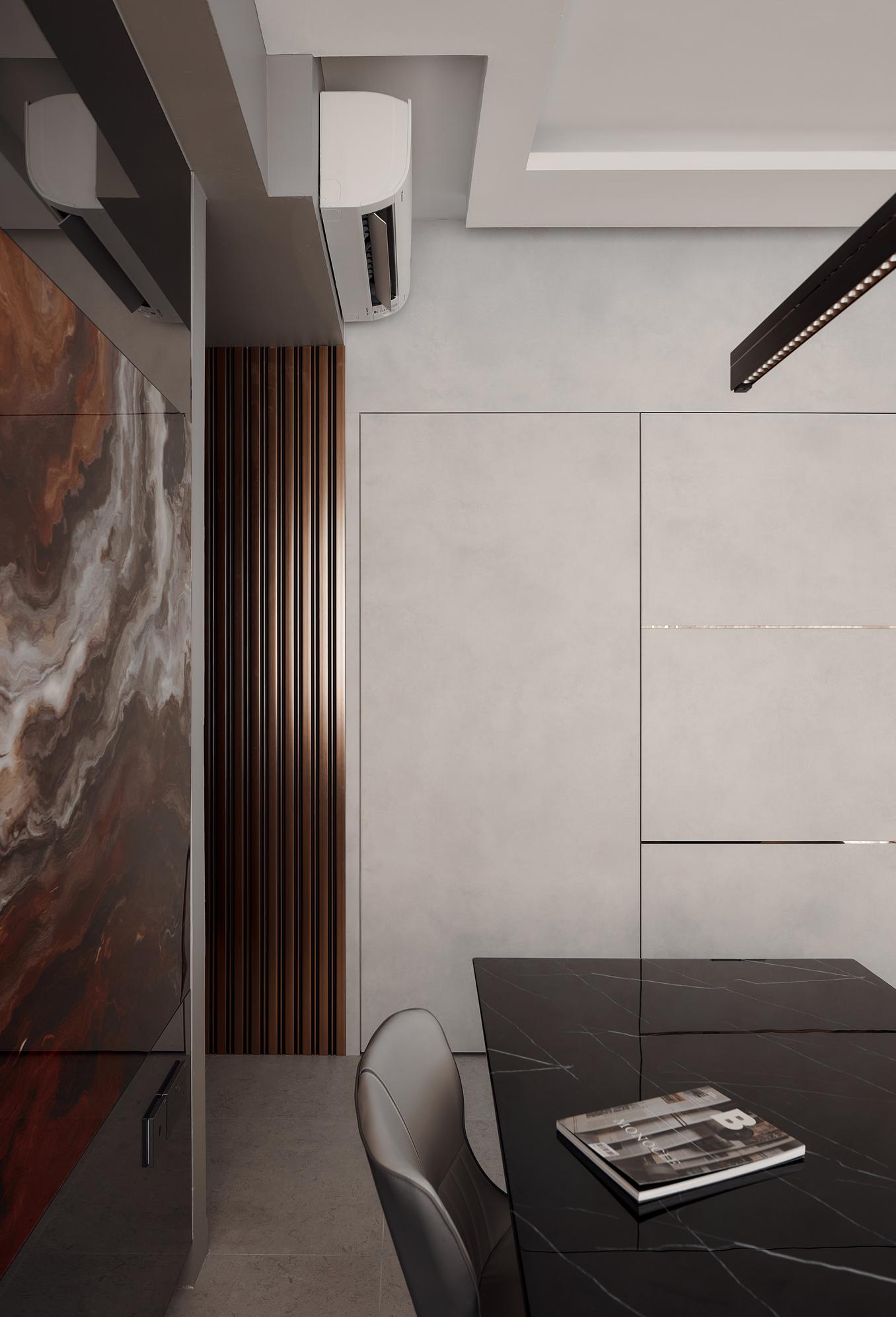 Modern Dining Room with Feature Wall and Dining Table