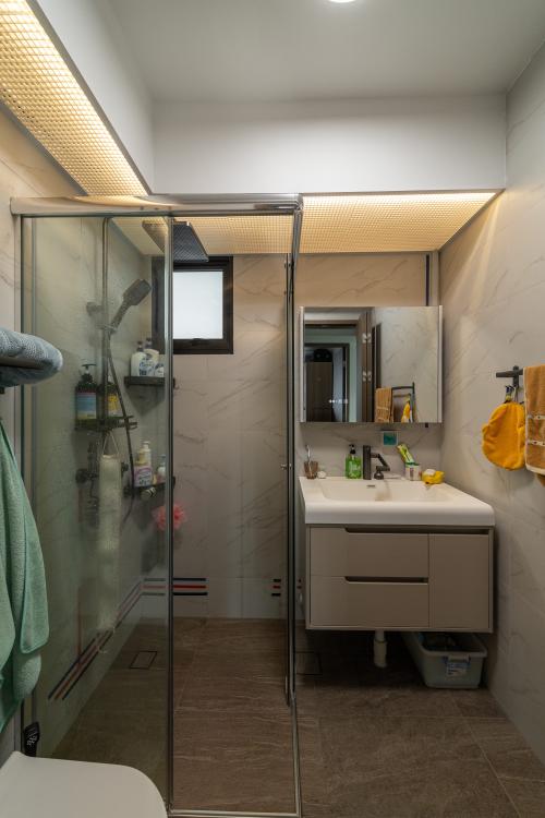 Minimalist Bathroom at 437B Northshore Dr