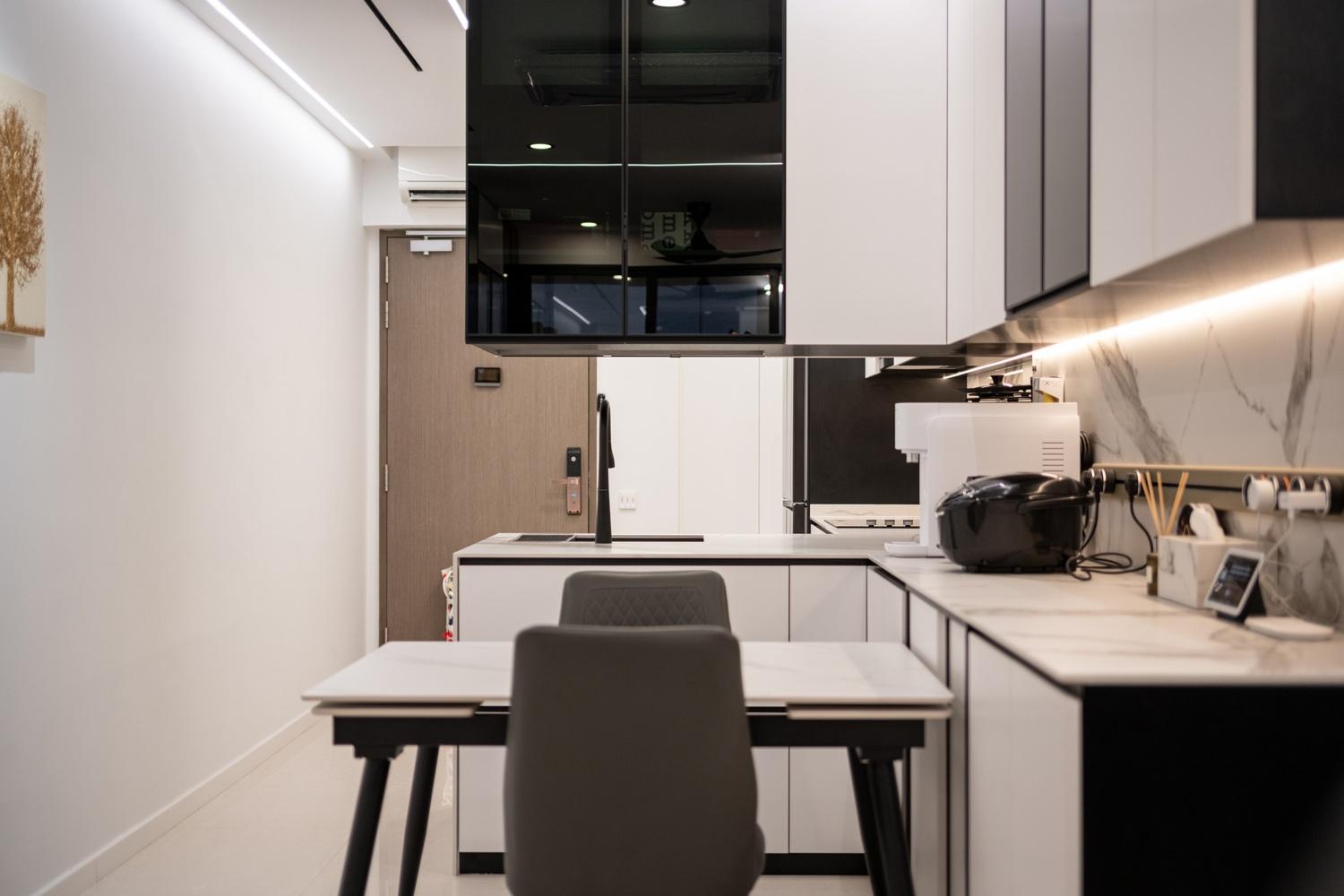 Modern Dining Room with Kitchen Island and Breakfast Counter