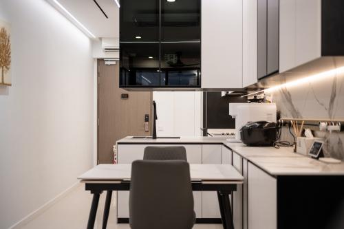 Modern Dining Room at 49 The Treasure