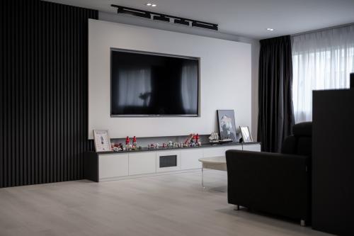 Modern Living Room at 430 Bukit Panjang