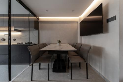 Scandinavian Dining Room at 131 Ang Mo Kio Ave 3