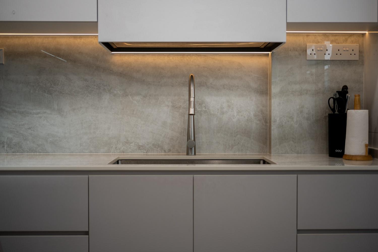Contemporary Kitchen with Countertop and Kitchen Island