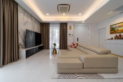 Contemporary Living Room at Bladford Drive