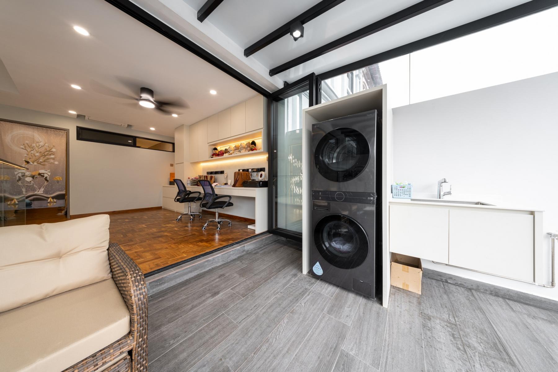 Contemporary Service Yard with Glass Door and Washing Machine