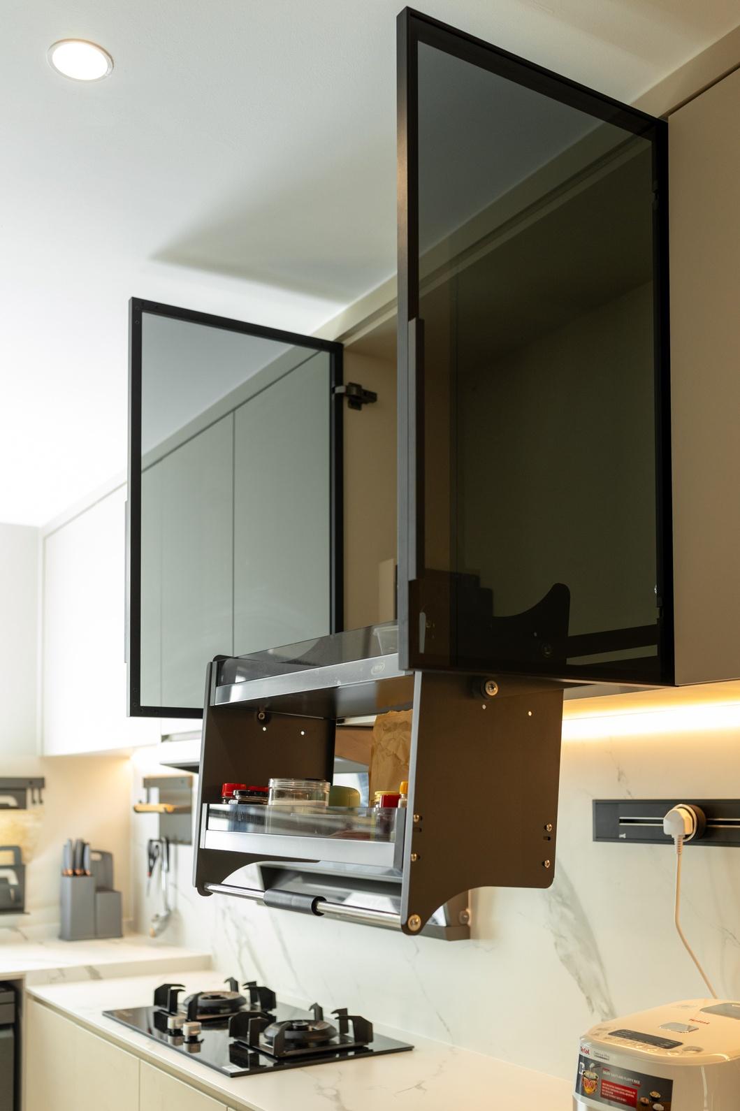 Contemporary Kitchen with Countertop and Open Kitchen