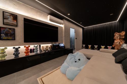 Modern Living Room at Seletar Green View