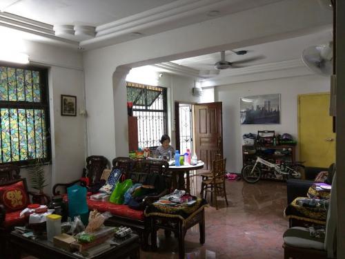 Asian Living Room at 206C Compassvale Lane