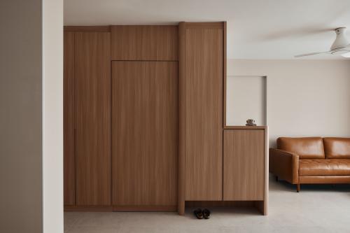 Modern Entryway at 466A Clementi Rd