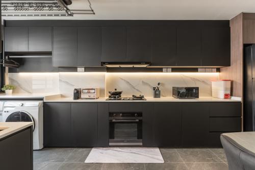 Modern Kitchen at 641 Pasir Ris Drive