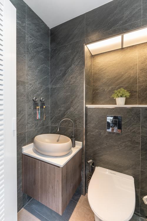 Modern Bathroom at 641 Pasir Ris Drive