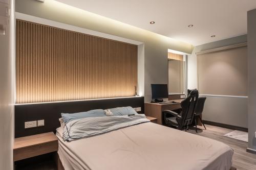 Modern Bedroom at 641 Pasir Ris Drive