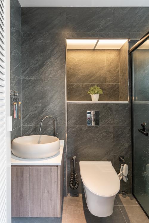 Modern Bathroom at 641 Pasir Ris Drive