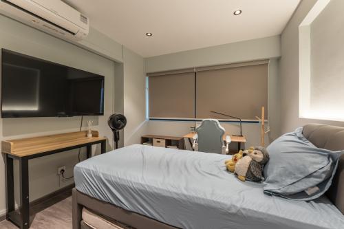 Modern Bedroom at 641 Pasir Ris Drive