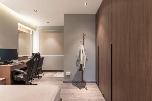 Modern Bedroom at 641 Pasir Ris Drive