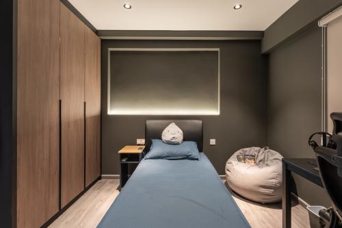 Modern Bedroom at 641 Pasir Ris Drive