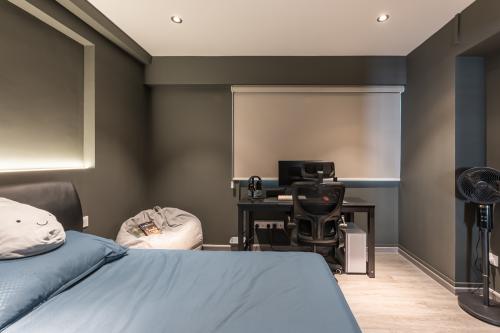Modern Bedroom at 641 Pasir Ris Drive