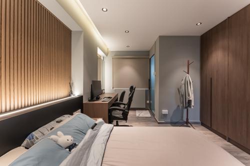 Modern Bedroom at 641 Pasir Ris Drive
