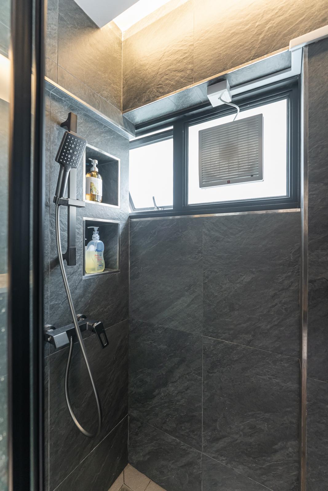 Modern Bathroom with Homogeneous Tiles and Shower Screen