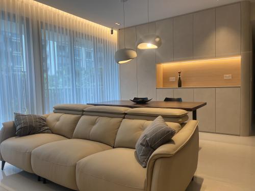 Modern Dining Room at Treasure @ Tampines