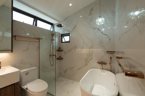 Contemporary Bathroom at Varsity Park