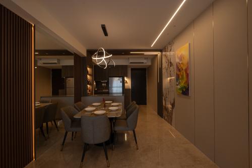 Contemporary Dining Room at Clavon